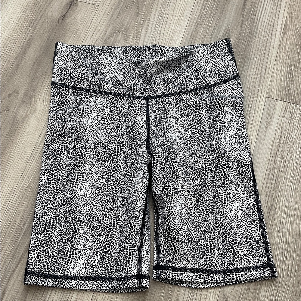 GAP Women's Monochrome Patterned Bike Shorts